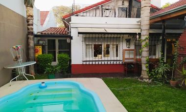VENTA CASA LOTE PROPIO. PILETA, JARDIN Y TERRAZA