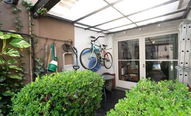 VENTA CASA LOTE PROPIO. PILETA, JARDIN Y TERRAZA