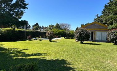 Vendemos casa con pileta en Solares del Norte.