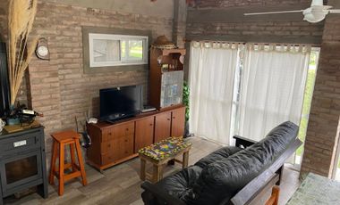 Vendemos casa con pileta en Solares del Norte.