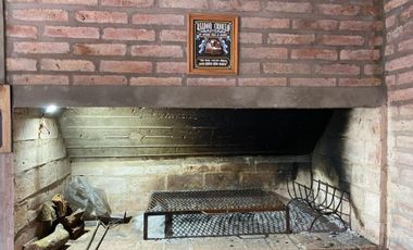 Vendemos casa con pileta en Solares del Norte.