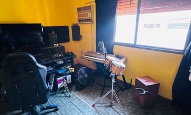 Casa  en venta cerca Av. con pileta APTO CREDITO