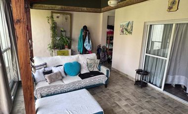 Casa  en venta cerca Av. con pileta APTO CREDITO