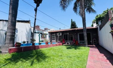 Casa  en venta cerca Av. con pileta APTO CREDITO
