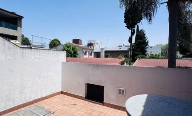 Casa  en venta cerca Av. con pileta APTO CREDITO