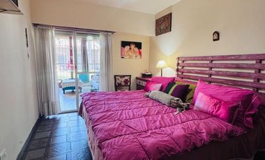 Casa  en venta cerca Av. con pileta APTO CREDITO