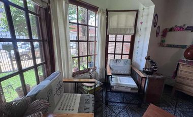 Casa  en venta cerca Av. con pileta APTO CREDITO