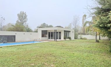 HERMOSA CASA EN FINCAS DEL RINCON