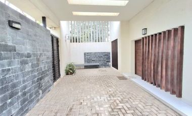 HERMOSA CASA EN FINCAS DEL RINCON
