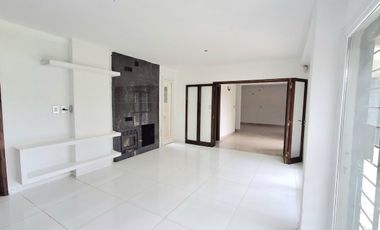 HERMOSA CASA EN FINCAS DEL RINCON