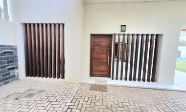 HERMOSA CASA EN FINCAS DEL RINCON
