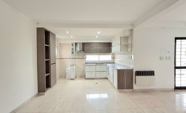 HERMOSA CASA EN FINCAS DEL RINCON