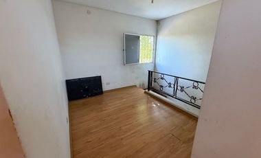 VENTA CASA  4 AMBIENTES CON PARQUE LOMAS DE ZAMORA