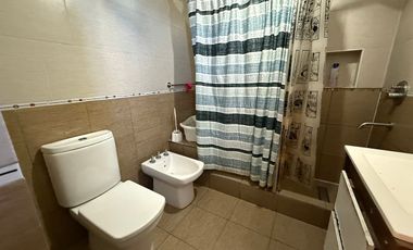 VENTA CASA  4 AMBIENTES CON PARQUE LOMAS DE ZAMORA