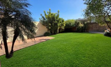 VENTA CASA  4 AMBIENTES CON PARQUE LOMAS DE ZAMORA