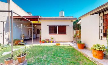 CASA EN VENTA PLATANOS