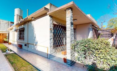 CASA EN VENTA PLATANOS