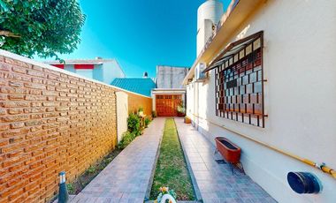 CASA EN VENTA PLATANOS