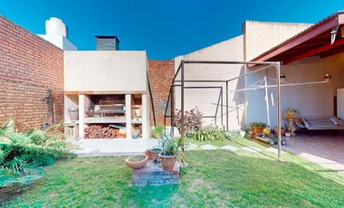 CASA EN VENTA PLATANOS