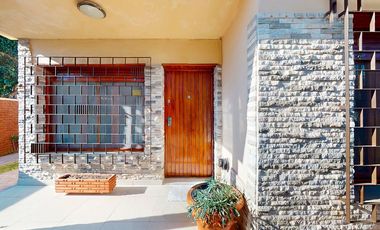 CASA EN VENTA PLATANOS