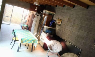 VENTA CASA 3 AMB CON PATIO Y QUINCHO, BOSQUES