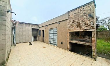 VENTA CASA 3 AMB CON PATIO Y QUINCHO, BOSQUES