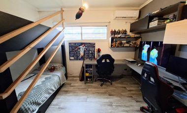 VENTA CASA 3 AMB CON PATIO Y QUINCHO, BOSQUES