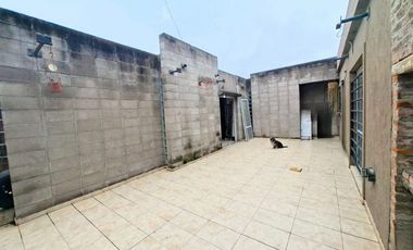 VENTA CASA 3 AMB CON PATIO Y QUINCHO, BOSQUES