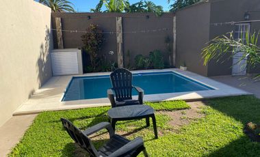 Casa modernizada, con pileta y excelente ubicación