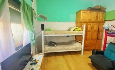 CASA 3 AMBIENTES CON JARDIN  LANUS O. OPRTUNIDAD!!