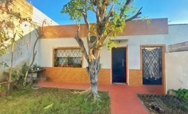 CASA 3 AMBIENTES CON JARDIN  LANUS O. OPRTUNIDAD!!