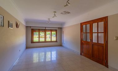 VENTA CASA 4 AMBIENTES ACANTILADOS GRAN PARQUE