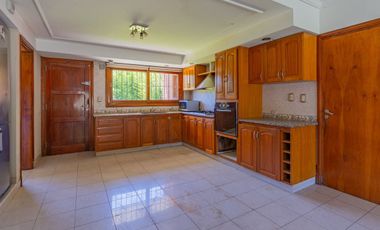 VENTA CASA 4 AMBIENTES ACANTILADOS GRAN PARQUE