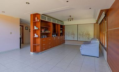 VENTA CASA 4 AMBIENTES ACANTILADOS GRAN PARQUE