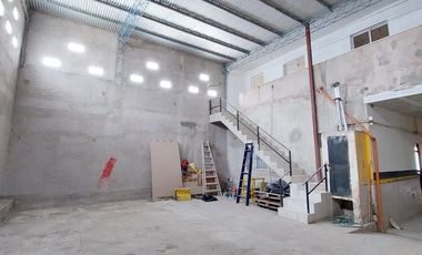 VENTA GALPÓN, LOCAL y DPTO CON 3 DORMITORIOS