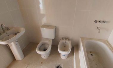 VENTA GALPÓN, LOCAL y DPTO CON 3 DORMITORIOS