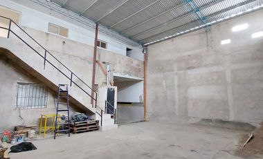 VENTA GALPÓN, LOCAL y DPTO CON 3 DORMITORIOS