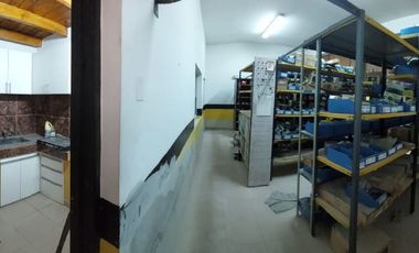 VENTA GALPÓN, LOCAL y DPTO CON 3 DORMITORIOS