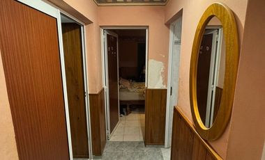 VENTA CASA 4 DORMITORIOS - BARRIO ESTE.-