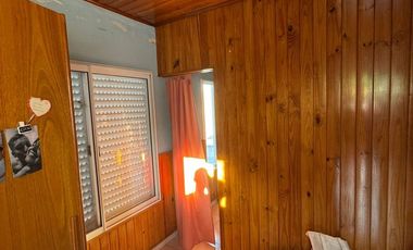 VENTA CASA 4 DORMITORIOS - BARRIO ESTE.-