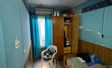 VENTA CASA 4 DORMITORIOS - BARRIO ESTE.-