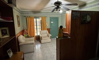 VENTA CASA 4 DORMITORIOS - BARRIO ESTE.-