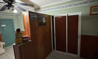 VENTA CASA 4 DORMITORIOS - BARRIO ESTE.-