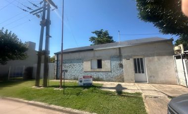 VENTA CASA 2 DORMITORIOS - FRANCK, SANTA FE.-