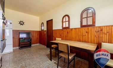 CASA 5 AMB, 8.66 x 37 C/COCHERA Y JARDÍN.