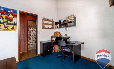 CASA 5 AMB, 8.66 x 37 C/COCHERA Y JARDÍN.