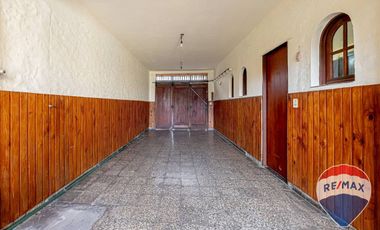 CASA 5 AMB, 8.66 x 37 C/COCHERA Y JARDÍN.