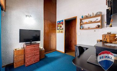 CASA 5 AMB, 8.66 x 37 C/COCHERA Y JARDÍN.