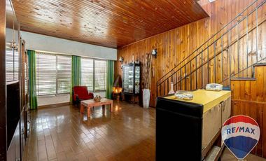 CASA 5 AMB, 8.66 x 37 C/COCHERA Y JARDÍN.