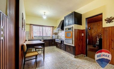CASA 5 AMB, 8.66 x 37 C/COCHERA Y JARDÍN.